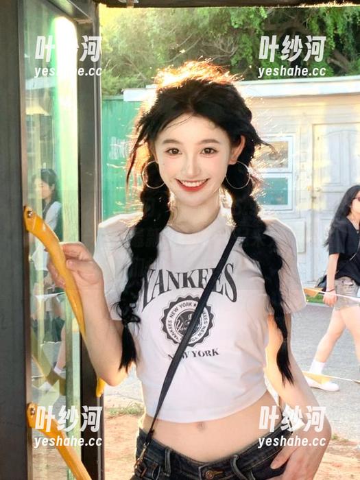 女生们，快来166.su黑料不打烊万篇长征找最新八卦，一起来分享那些让我们惊讶的内幕吧！