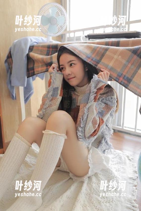 最新动态尽在“17吃瓜官网”，直达热门视频，吃瓜圈里的真相解析在这里！