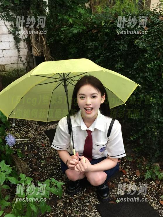 登录51cg4.comapp，妹子教你如何获取最新吃瓜消息，精彩不断！