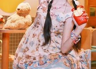 通过51cgfun吃瓜网观看明星动态，获取第一手吃瓜资讯！
