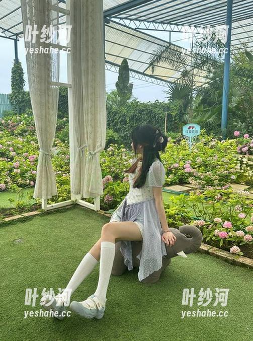 51吃瓜今日吃瓜必吃，快来与我一起观看欢笑时刻！