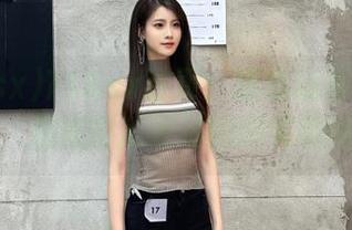 718sx首页：跟随动漫游戏角色，揭秘吃瓜现场的爆笑瞬间！