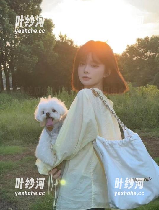 91吃瓜中心 揭秘“91吃瓜中心下载”,带你体验永不迷路的吃瓜之旅,畅享无尽八卦!