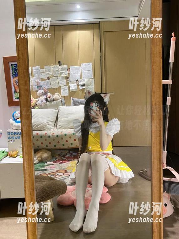 zzzttt zzzttt48网站,让你轻松获取全球最热的吃瓜新闻,随时随地不落伍!