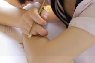 在五一吃瓜网站官网入口，苹果版为你打开美味的大门，享受吃瓜的无限乐趣！