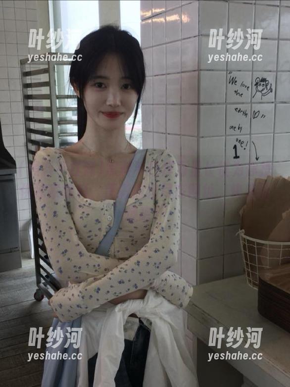 黑料不打烊万里长征为你提供独家爆料，精彩内容尽在网址，快来围观吧！