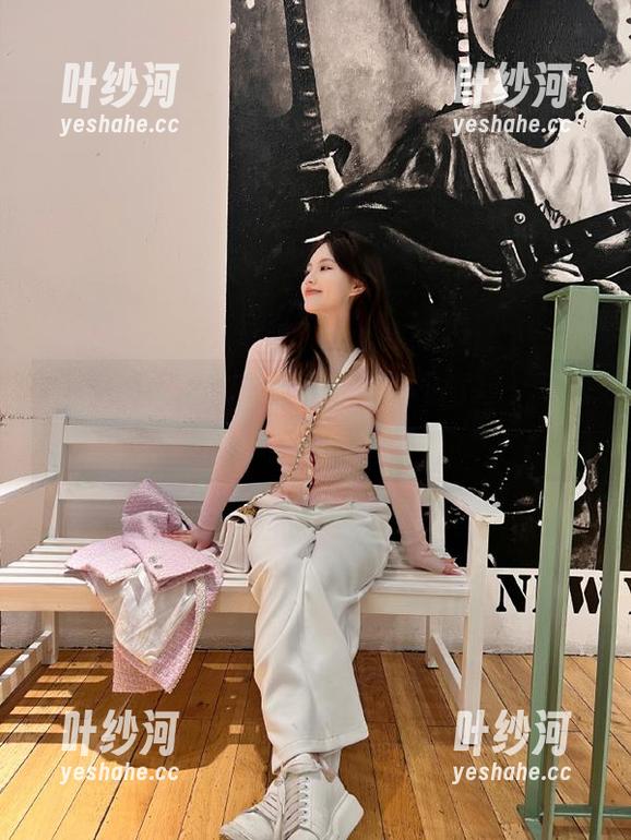 通过登录黑料不打烊，探索在线正能量的深度与广度