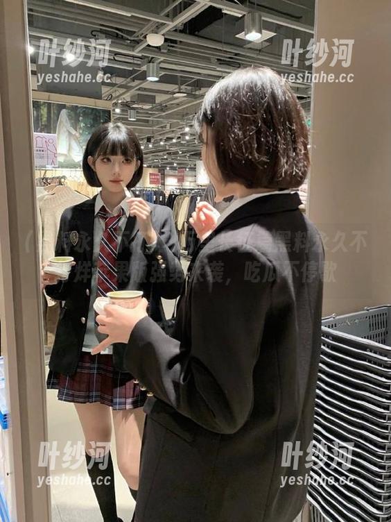 万里长征篇黑料永久不打烊苹果版强势来袭，吃瓜不停歇